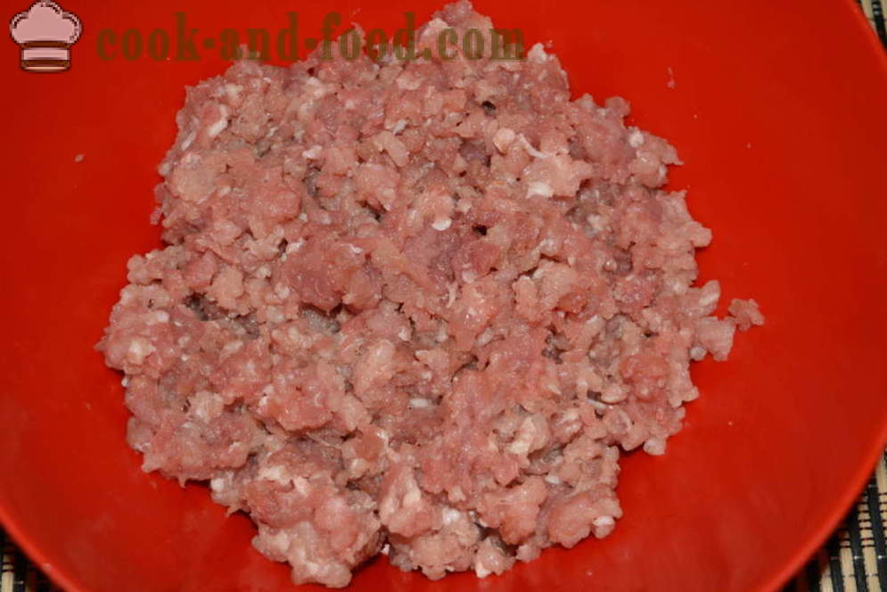 Köttbullar av malet kött med korn i ugnen - hur man lagar köttbullar med brunsås, en steg för steg recept foton