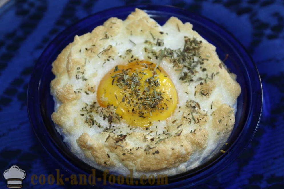 Ovanliga ägg med ost i burkar - hur man lagar äggröra i ugnen, med en steg för steg recept foton