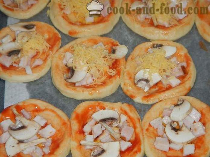 Mini pizzor med degen i ugnen - hur man gör en mini-pizza hemma, steg för steg recept foton