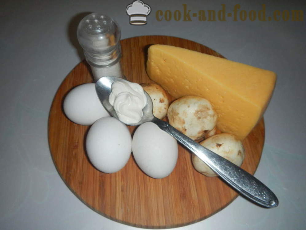Äggröra med svamp och ost i en kastrull - hur man lagar äggröra med gräddfil, ett steg för steg recept foton