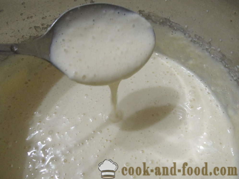 Quick jellied kakan i majonnäs och gräddfil, fylld med kyckling - hur man lagar en paj filler för majonnäs och gräddfil, med en steg för steg recept foton