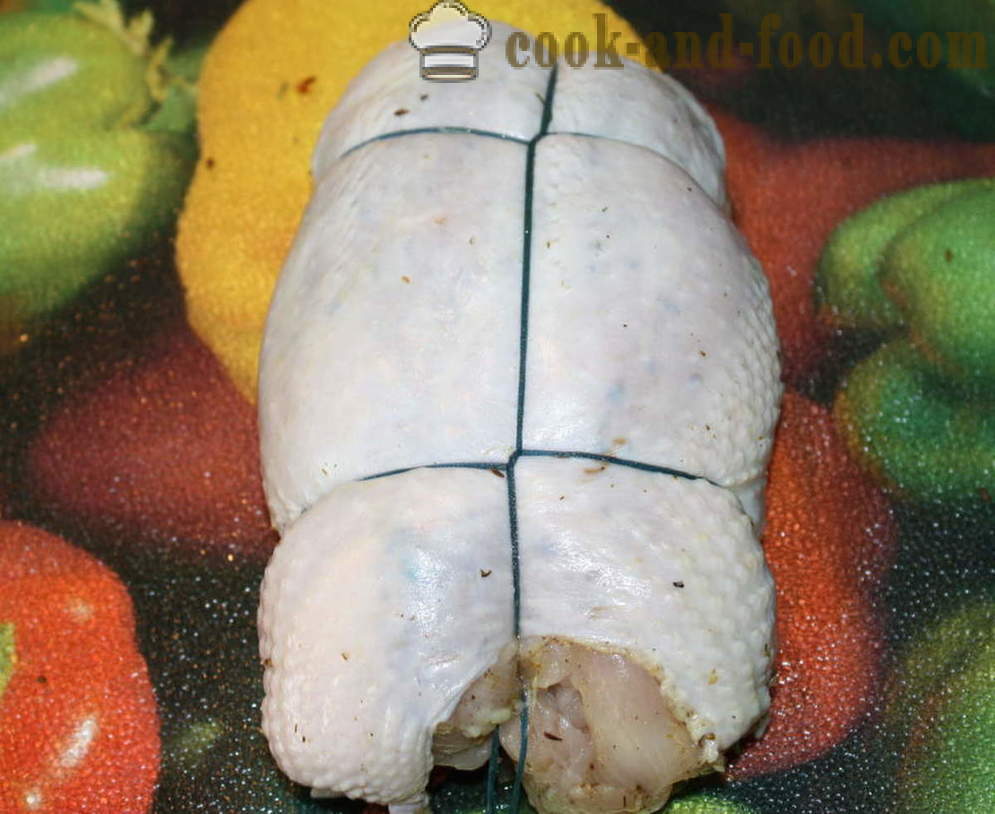 Kyckling rulle fylld med grönsaker i ugnen - hur man förbereder kycklingfilé rulle, steg för steg recept foton