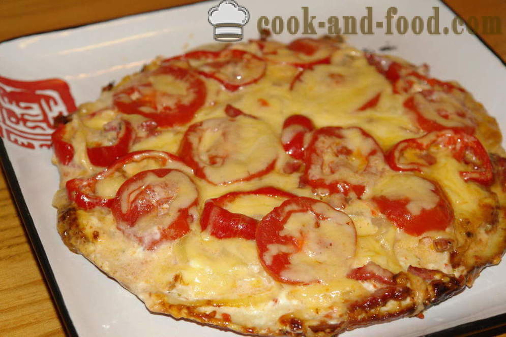 Osyrat snabb pizza i pannan i 10 minuter - hur man lagar en pizza i pannan snabbt, steg för steg recept foton
