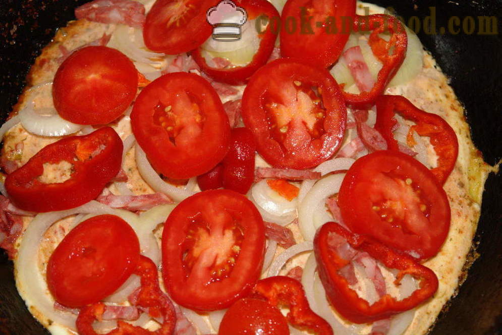 Osyrat snabb pizza i pannan i 10 minuter - hur man lagar en pizza i pannan snabbt, steg för steg recept foton