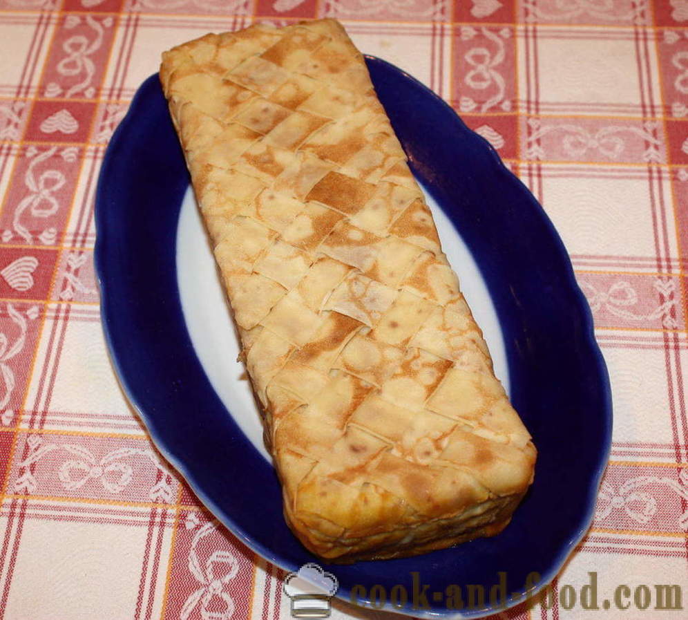 Pannkaka paj med svamp, ost och grönsaker i ugn - steg för steg hur man lagar en pannkaka kaka recept med foto