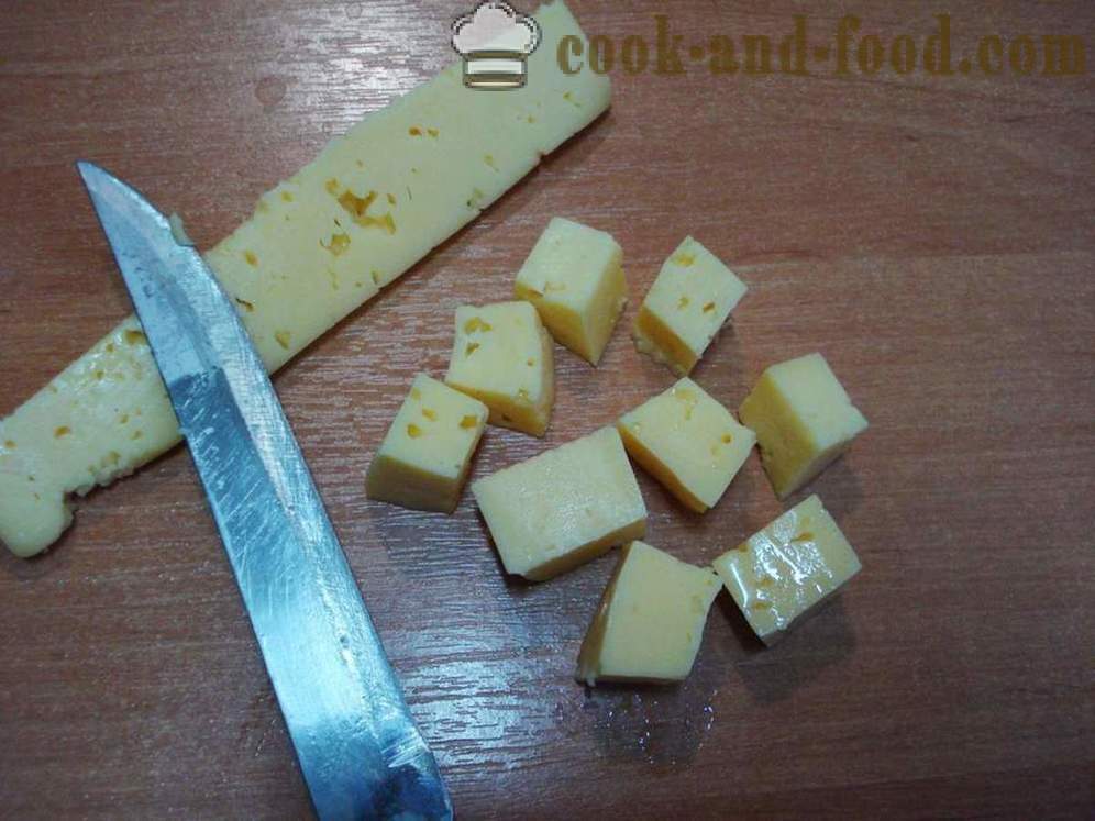 Kyckling köttbullar med ost i multivarka - hur man lagar hamburgare att multivarka, steg för steg recept foton