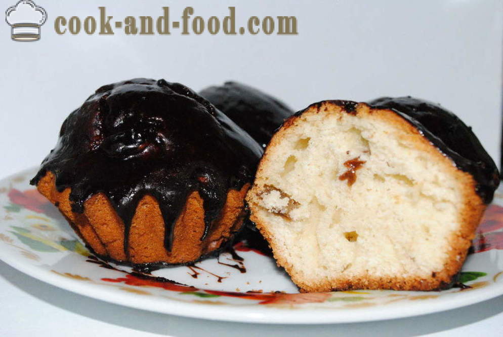Hembakad kaka med russin i ugn - hur man gör muffins med russin på
