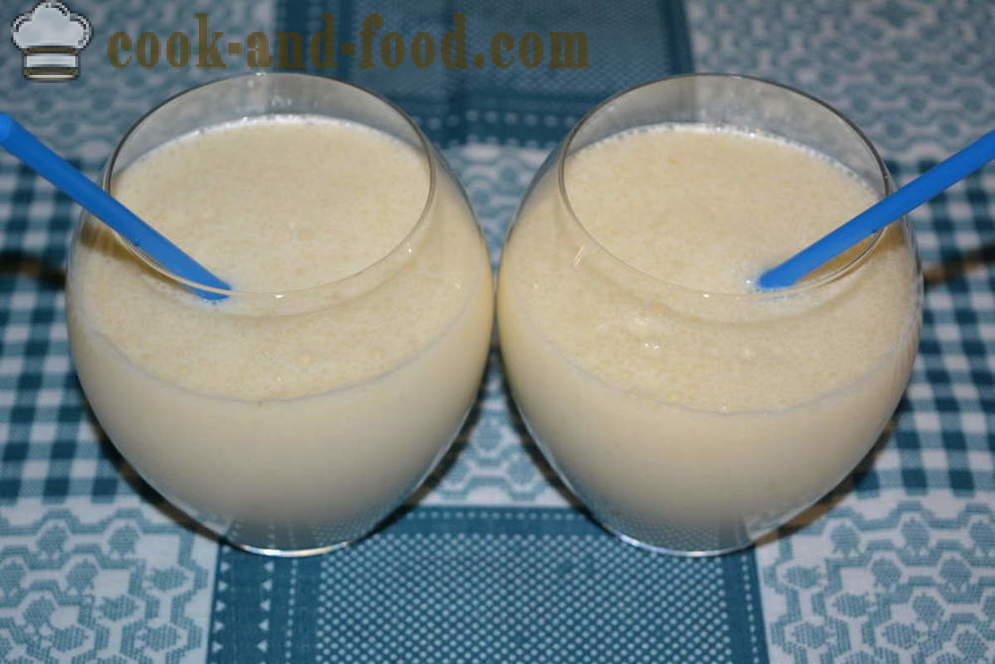 Mjölk cocktail med glass och banan i en mixer - hur man gör en milkshake hemma, steg för steg recept foton
