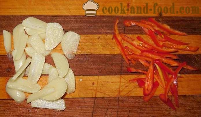 Stekt gurka med peppar, vitlök och sesamfrön, hur man lagar stekt gurka - en steg för steg recept foton