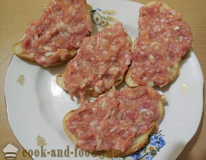 Varma smörgåsar med kött, stekt i en kastrull - hur man gör varma smörgåsar med kött, en steg för steg recept foton