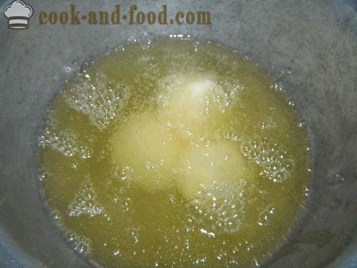 Ostmassa munkar stekta i olja i en stekpanna - hur man lagar munkar från ost snabbt, steg för steg recept foton