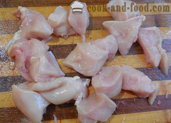 Hur man lagar kyckling i en kastrull med stärkelse - saftiga och välsmakande - receptet med ett foto