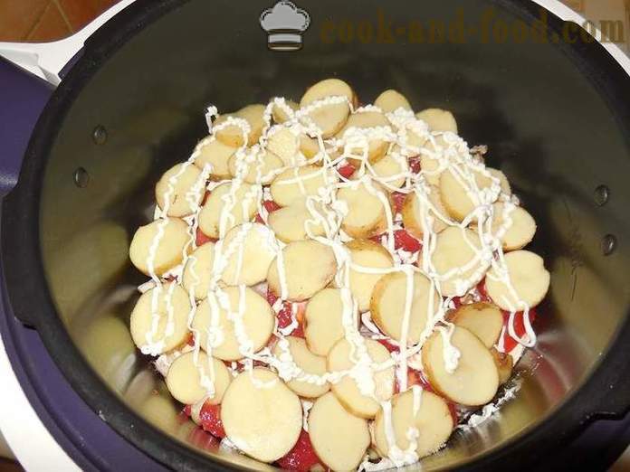 Vegetabiliska gryta med svamp och potatis i multivarka - hur man lagar grönsaker gryta - recept med bilder - steg för steg