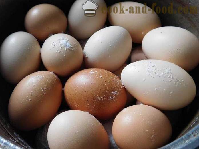 Så att måla äggen i lök skinn med ett mönster eller jämnt - receptet med ett foto - steg genom rätt färg ägg lök skinn