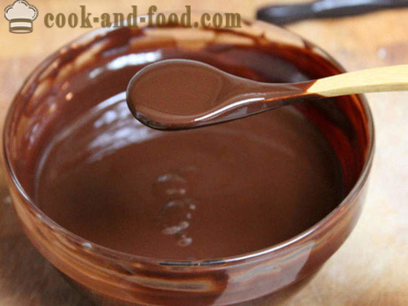 Krämig chokladisläggning från kakao, socker och mjölk - hur man gör en chokladöverdrag kakao recept med video