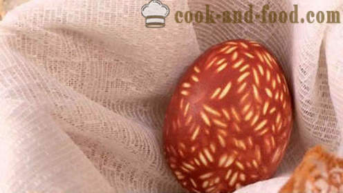 Påskägg färgade med lök skal - hur man målar ägg i lök skinn, enkla sätt att måla påsk.