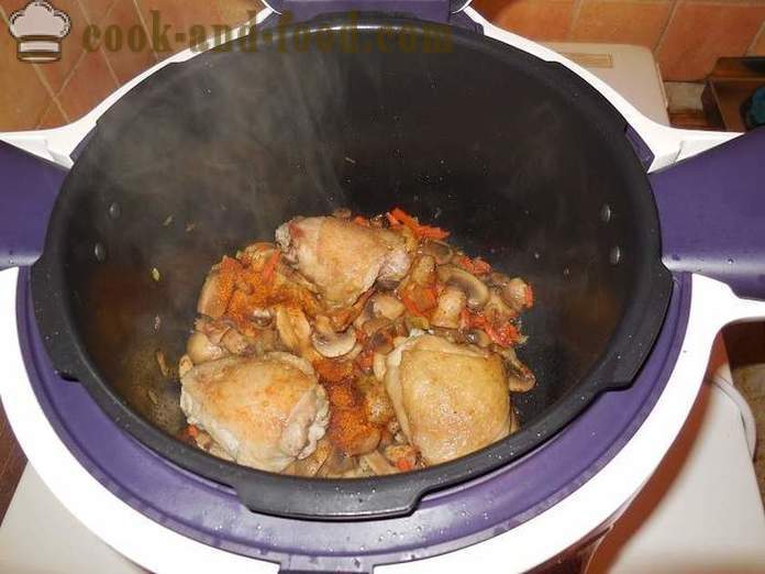 Ris med kyckling och svamp i multivarka eller hur man lagar risotto i multivarka, steg för steg recept med bilder.