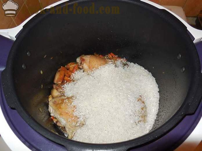 Ris med kyckling och svamp i multivarka eller hur man lagar risotto i multivarka, steg för steg recept med bilder.