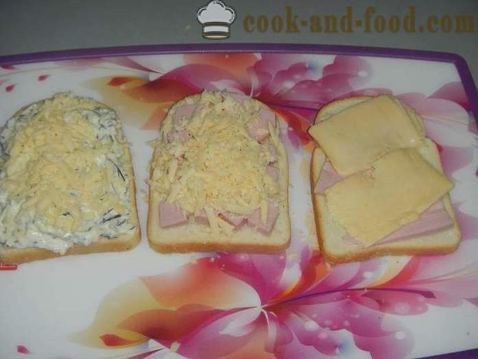 Enkla recept för varma smörgåsar med ost och korv i hast