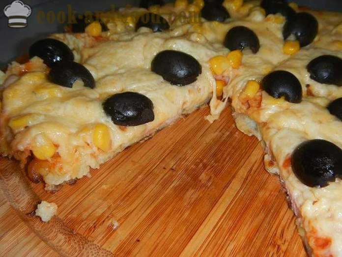 Snabb potatis pizza i pannan i 10 minuter eller potatis pannkakor med fyllning - hur man lagar en pizza i en kastrull, en steg för steg recept med bilder.