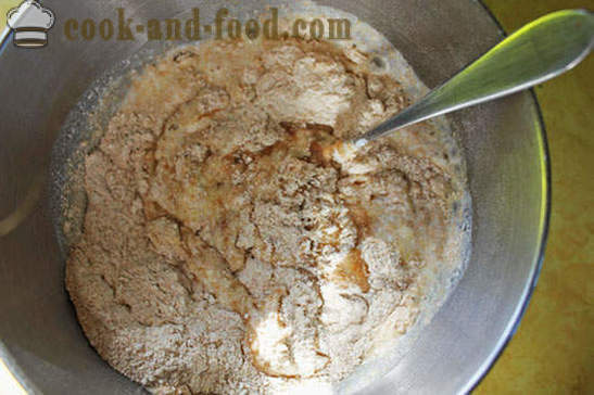 Bröd utan jäst och jäser yoghurt, gräddas i ugnen - vete - råg, hemlagad enkla recept med ett foto