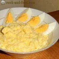 Tasty kall maträtt på semester tabell: ost, vitlök, ägg, majonnäs - vad kan vara enklare (recept med foto)