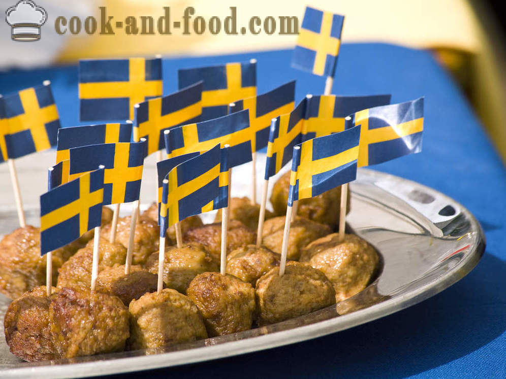 Sverige: Karlsson favorit köttbullar och söta ärtsoppa - video recept hemma
